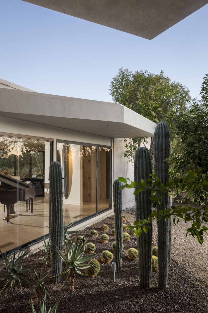 alfred newman beadle al modern home pinnacle peak patio