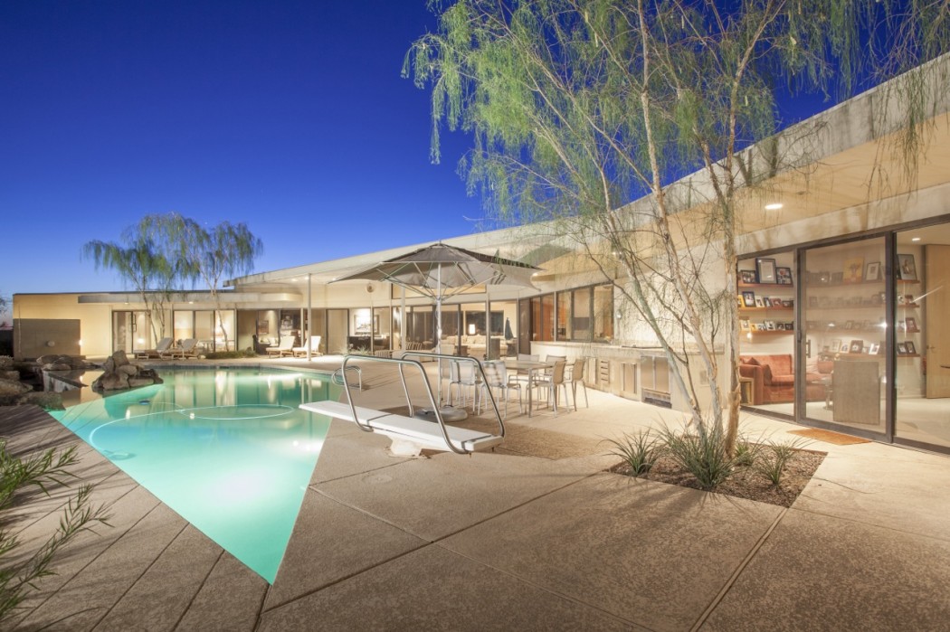 alfred newman beadle al modern home pinnacle peak backyard