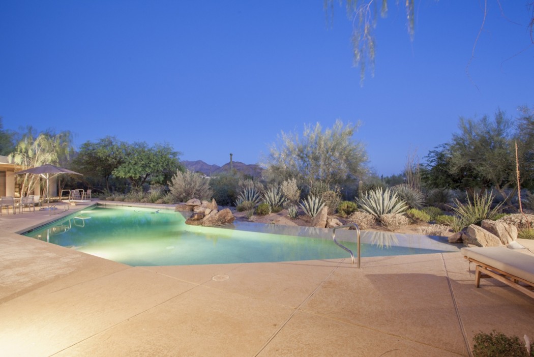 alfred newman beadle al modern home pinnacle peak pool deck